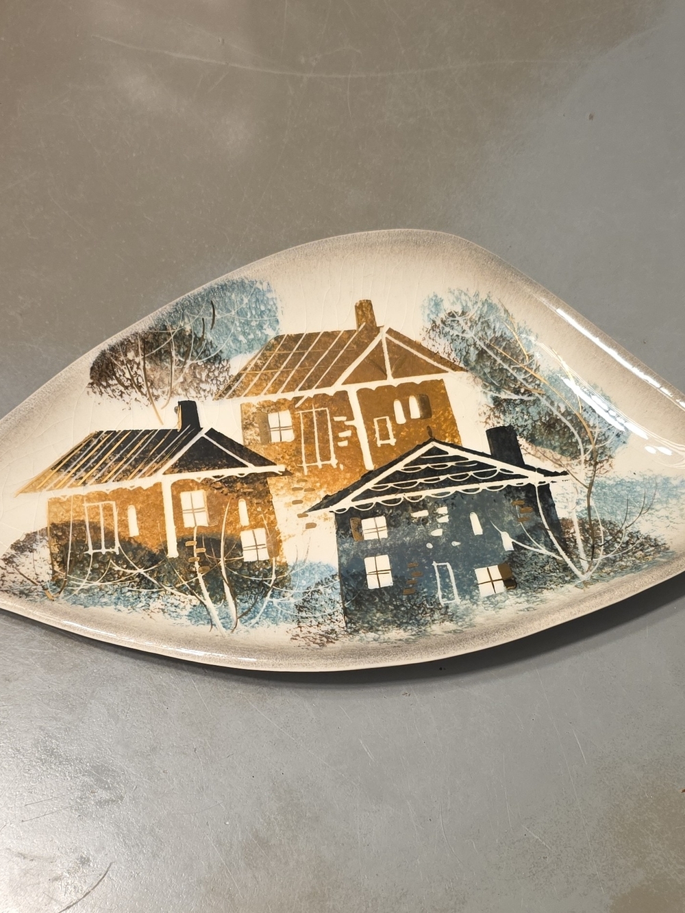 Mid-Century Modern California art pottery dish/tray. Sascha Brastoff Designer